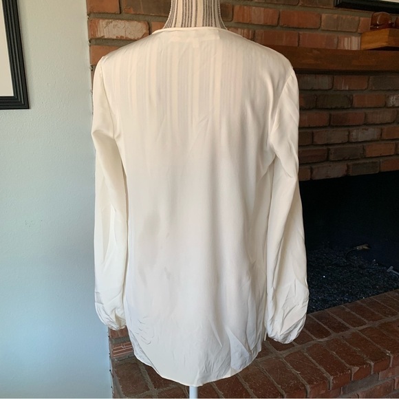 Diane von Furstenberg Ivory Silk Blouse Keyhole Tie Sz 2 - Picture 8 of 10